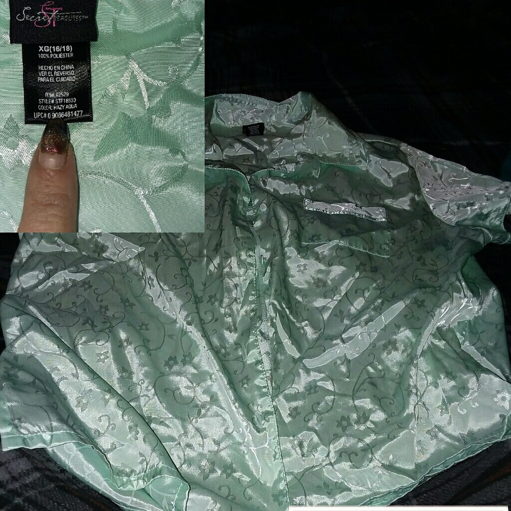 Clothes - Picture 4 of 4